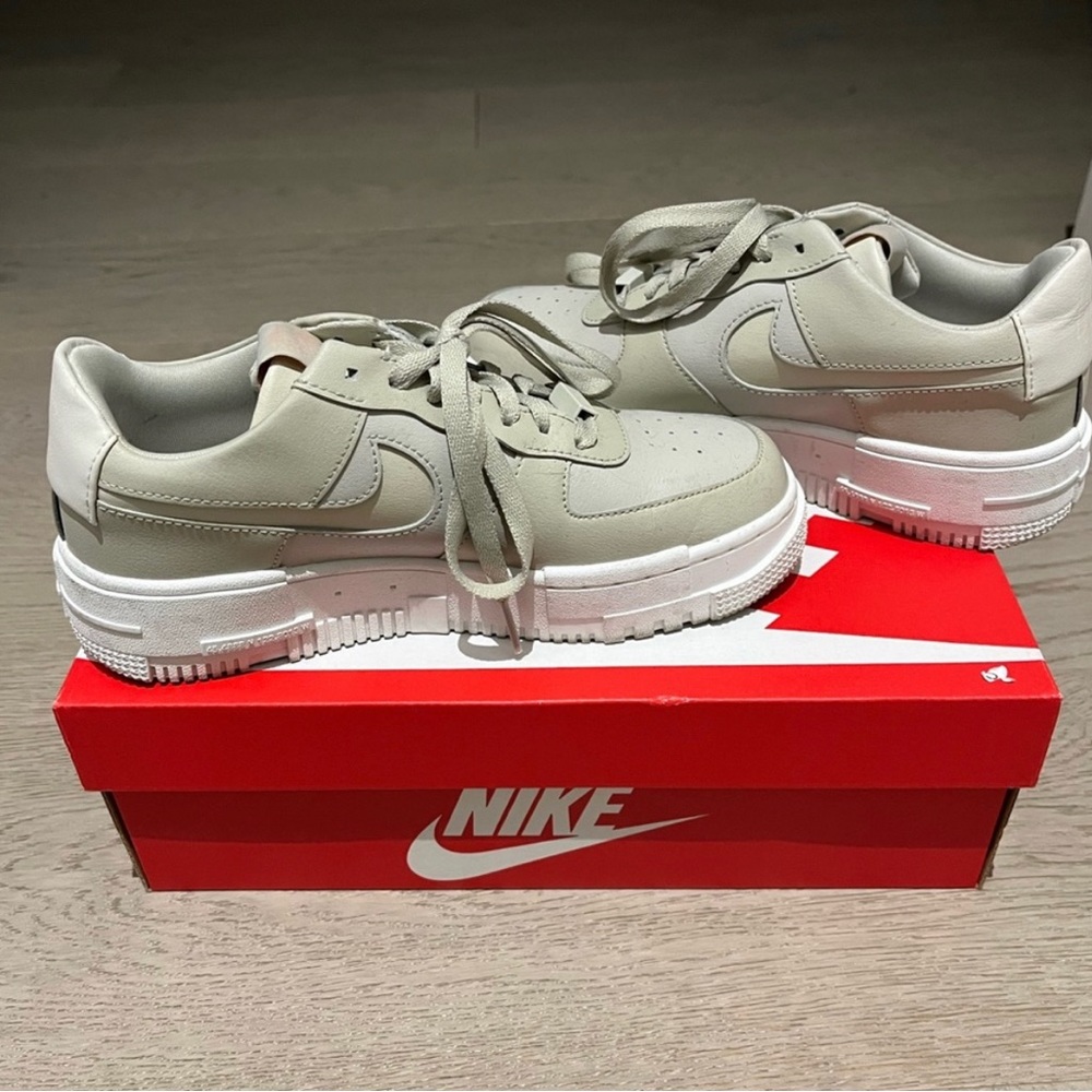 NIKE Air Force 1 Pixel Women's